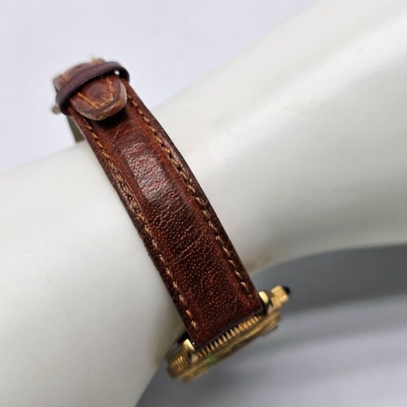 Vintage Guess Womens Watch With Brown Leather Strap Gold-Tone Case - Picture 2 of 7
